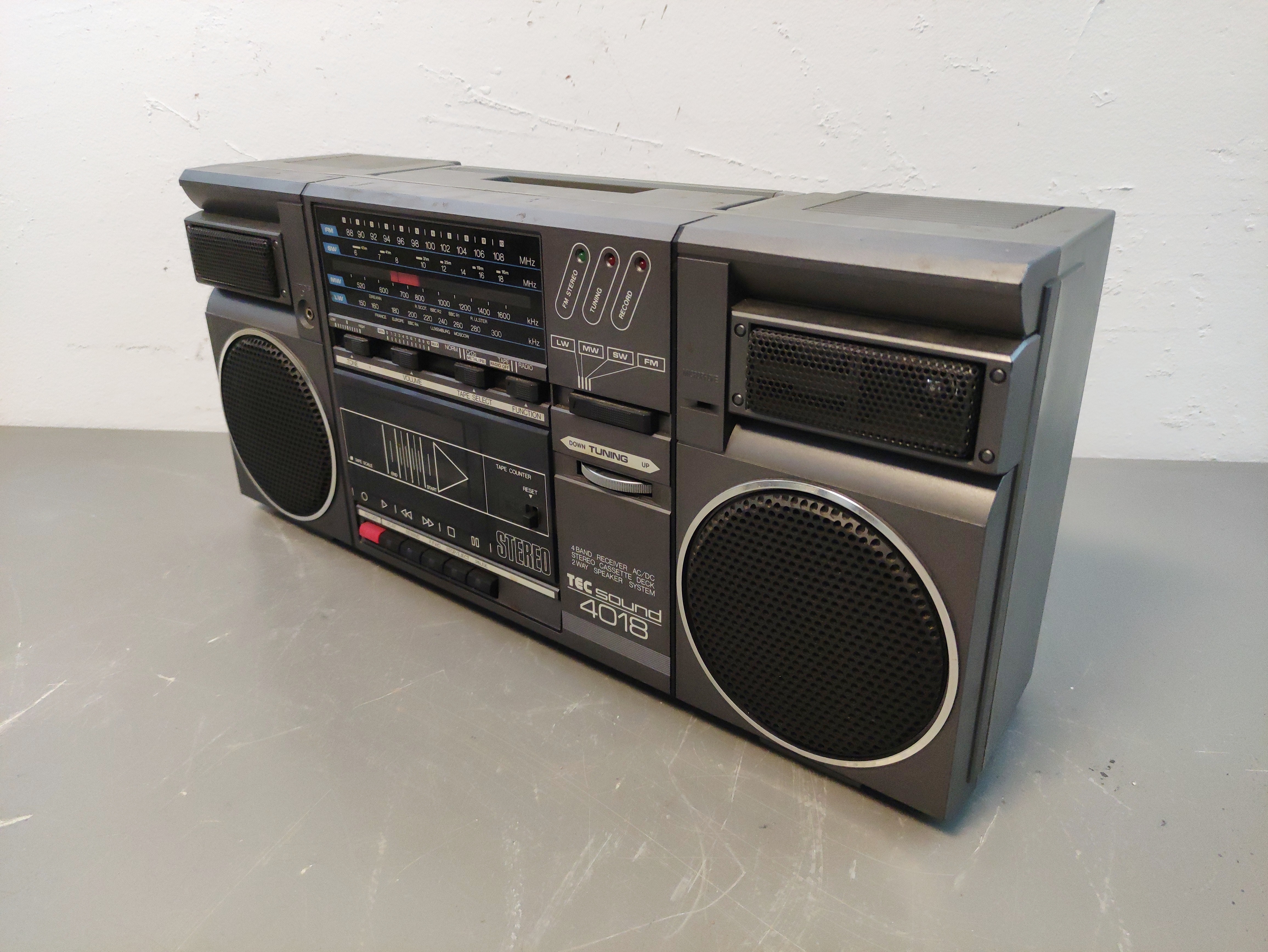 radio cassette tec +caja func 22-27x48x12 1u